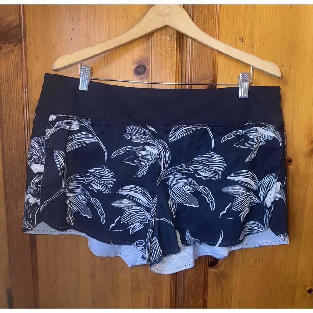 Athleta Women's XL Laser Run Shorts 3.5" Running Yoga Shorts Floral 211390 Navy